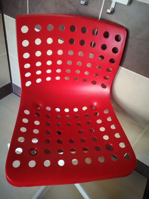 Scaun birou IKEA, rotativ, reglabil pe inaltime, cu roti, rosu cu alb