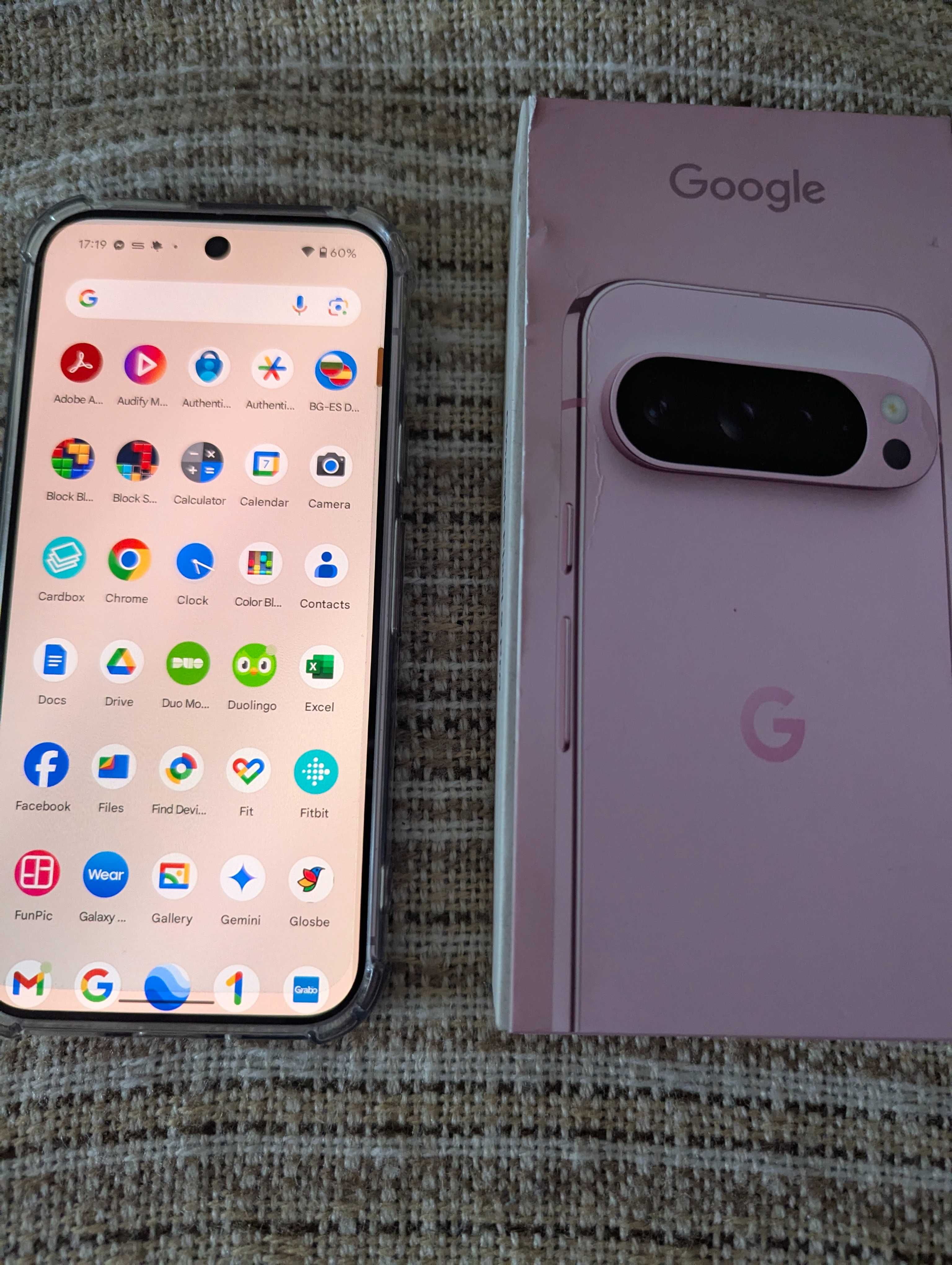 телефон Google Pixel 9 Pro 128 гб- hazel, rose quartz
