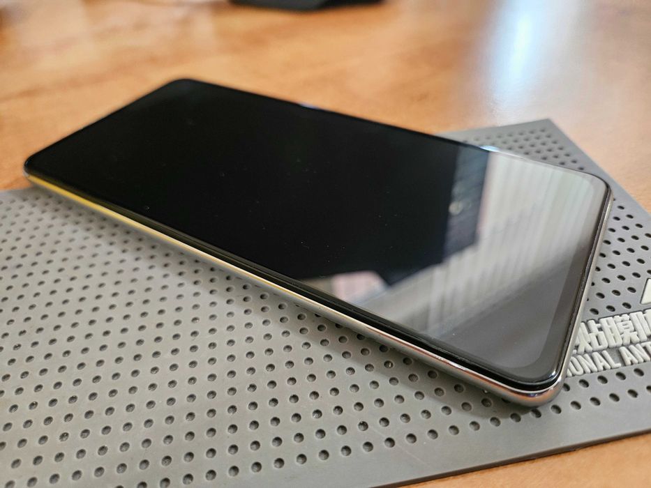 Xiaomi POCO F3 – 8/128GB, пълен комплект, неразличим от нов!
