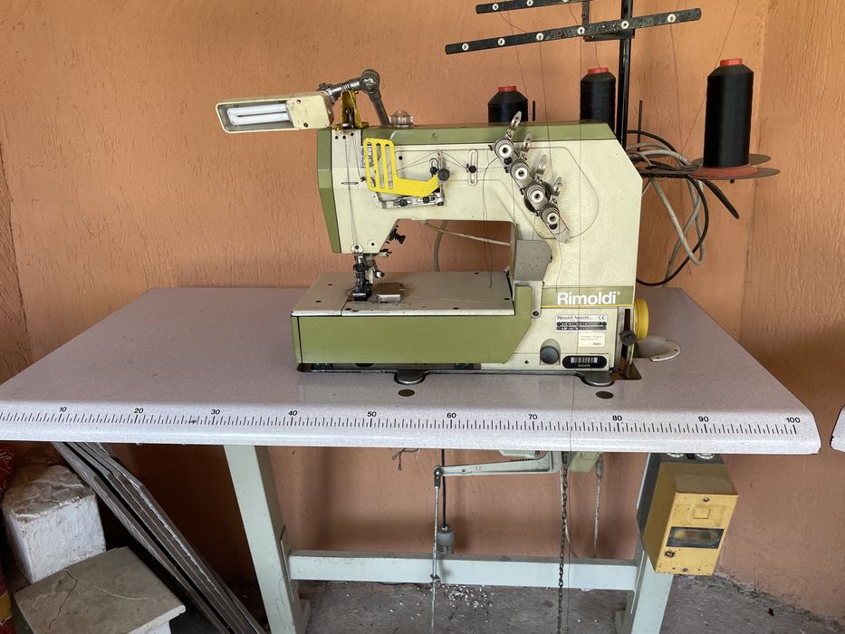 masină de cusut industrială Rimoldi