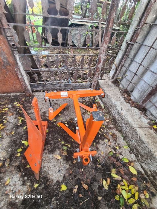 Prasitoare + plug pentru motosapa