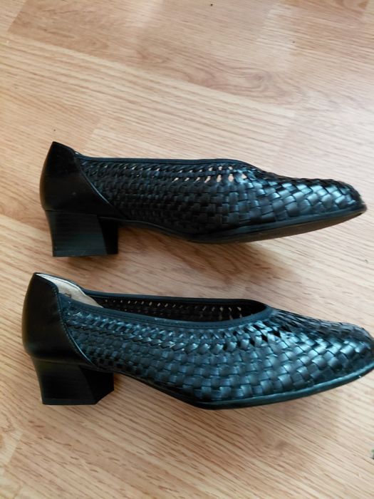 Pantofi din piele