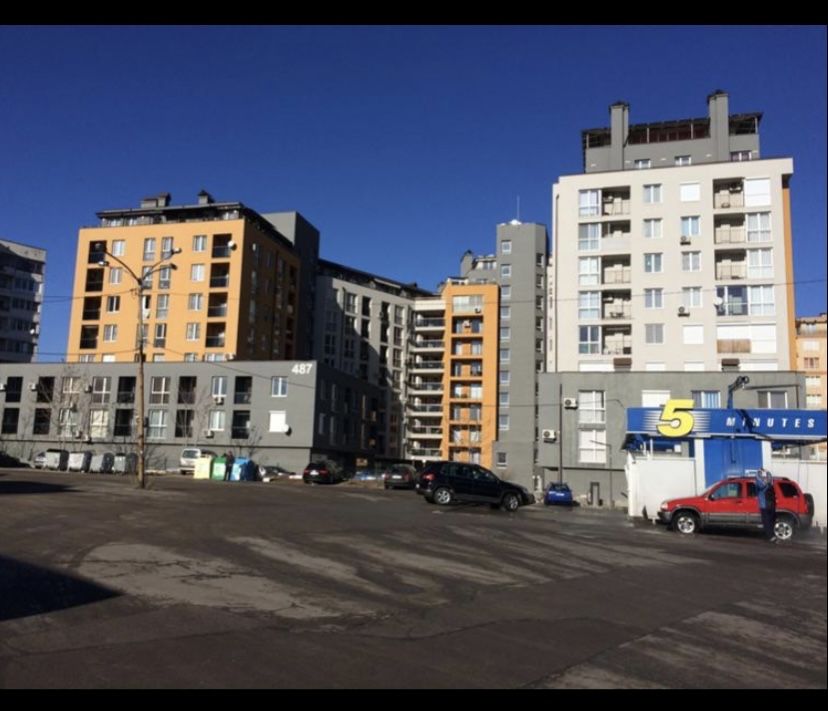 Паркомясто Наем Студентски мотор