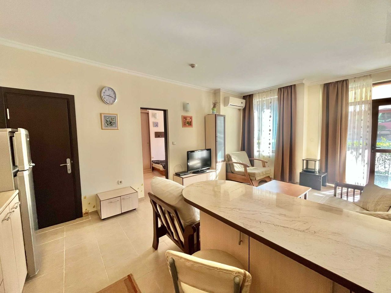 Дава се под наем Двустаен апартамент в Свети Влас - 56 кв.м за 700 € - Снимка #2