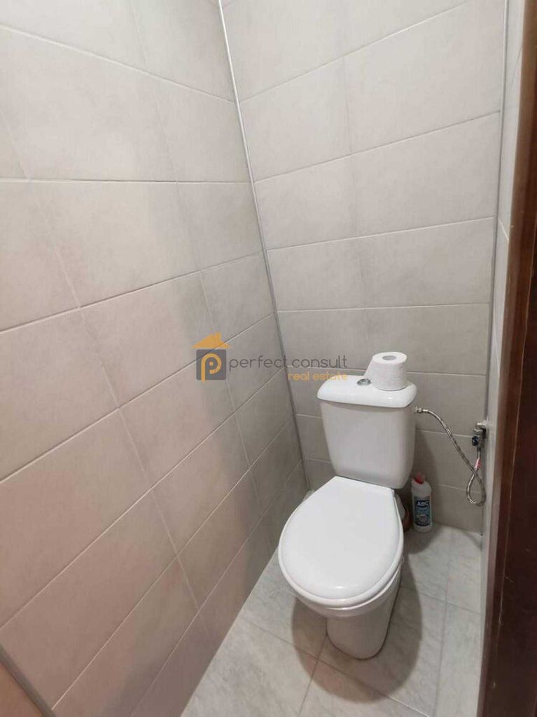 Дава се под наем Многостаен апартамент в Пловдив, Тракия - 70 кв.м за 450 € - Снимка #12