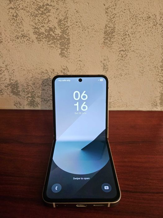 Samsung Z Flip 6 256 gb silver