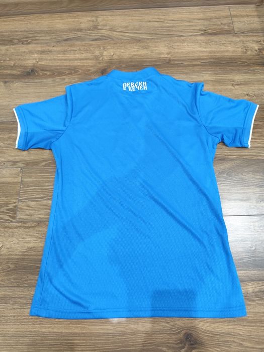 Тениска на Левски