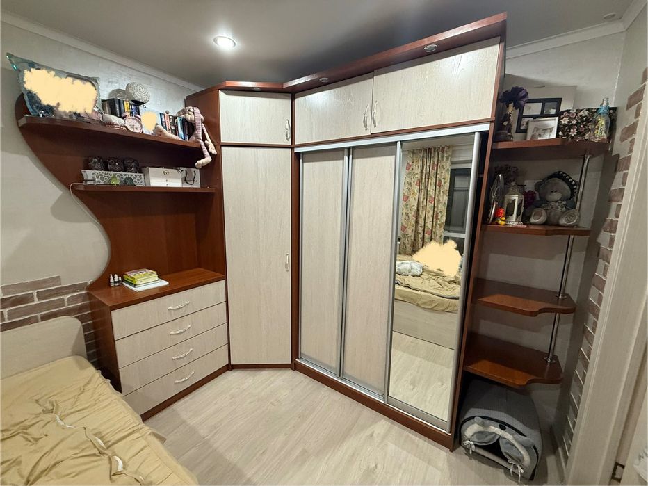 Продам спальный гарнитур