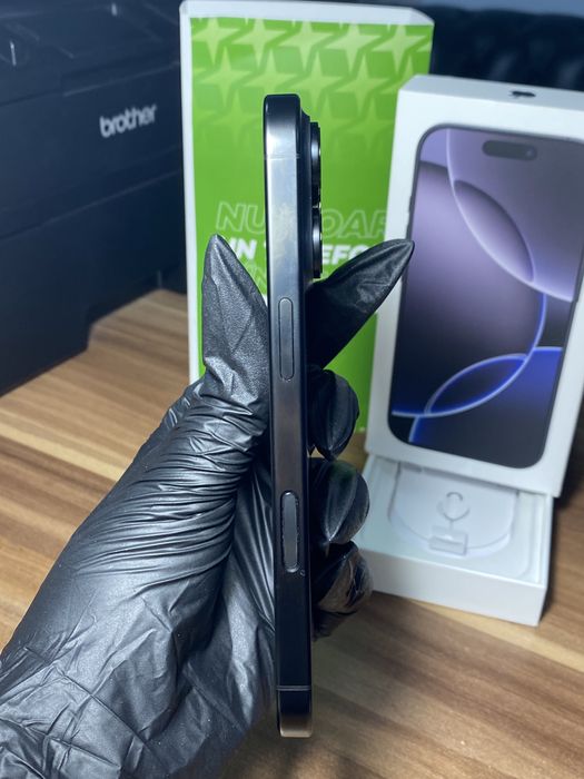 iPhone 16 Pro • 256 GB • Black Titanium