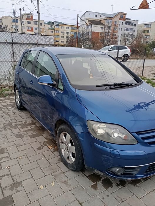 Vând Golf plus 5 1.9