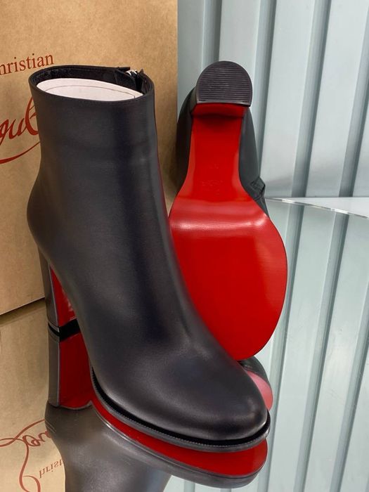 Ghete cu toc louboutin