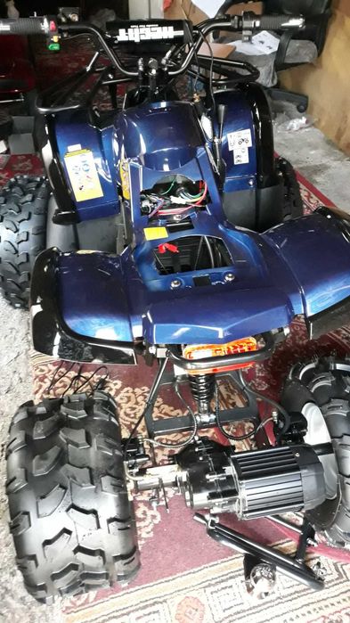 ATV electric Hecht 56150. 1200 W, autonomie 60 k,m capacitate 120 kg