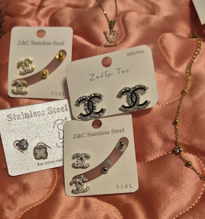 Нови обеци, гривни и колие, бижута от стомана