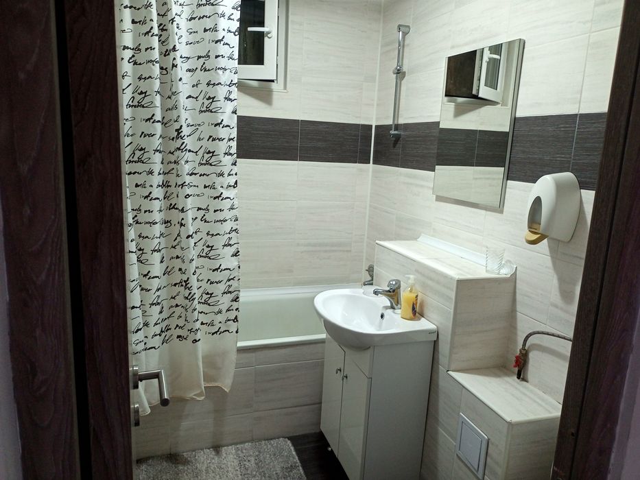 Apartament 2 Camere Decomandat De Vânzare Cartier Grui | Zona Cu Vile