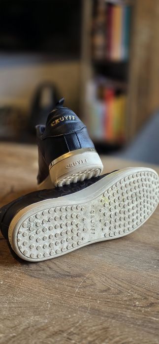 Продавам кецове Cruyff 42 номер