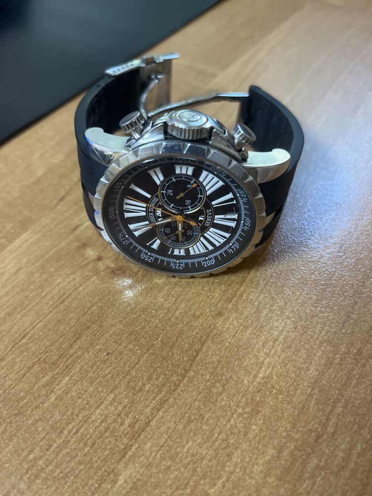 Часы Roger Dubuis