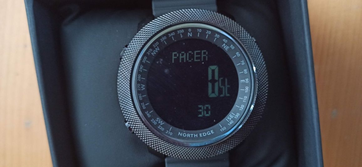 Часовник North Edge Apache Outdoor Military Watch