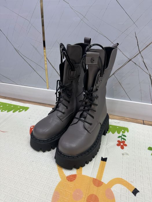 Продам зимние сапоги 36 размер