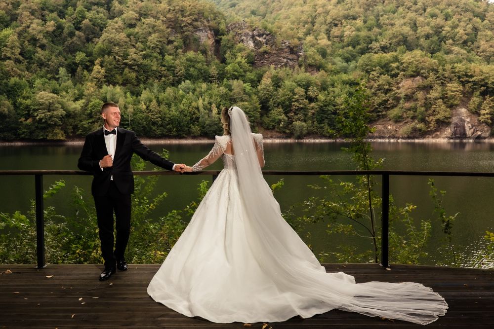 Vând rochie de mireasă 40-44 cu corset reglabil