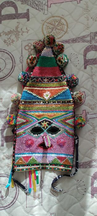 Кукерски маски.           .