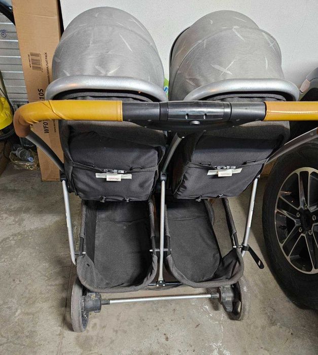 Детска количка за близнаци