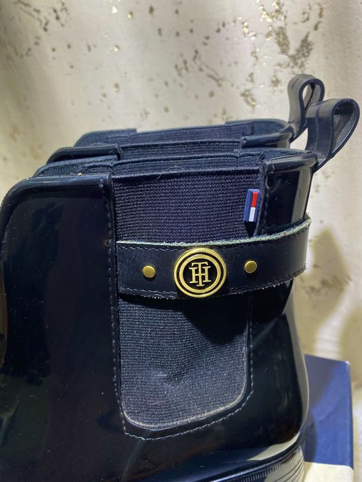 Tommy Hilfiger marime 41