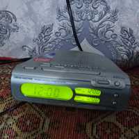 Радио SONY  FM  и часы