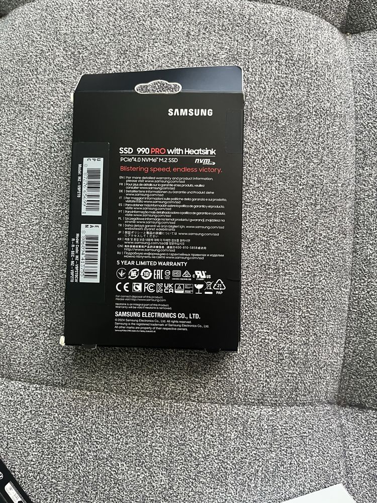 Vând SSD 990 PRO with Heatsink 2TB