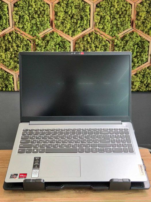 Lenovo Noutbuk sotiladi