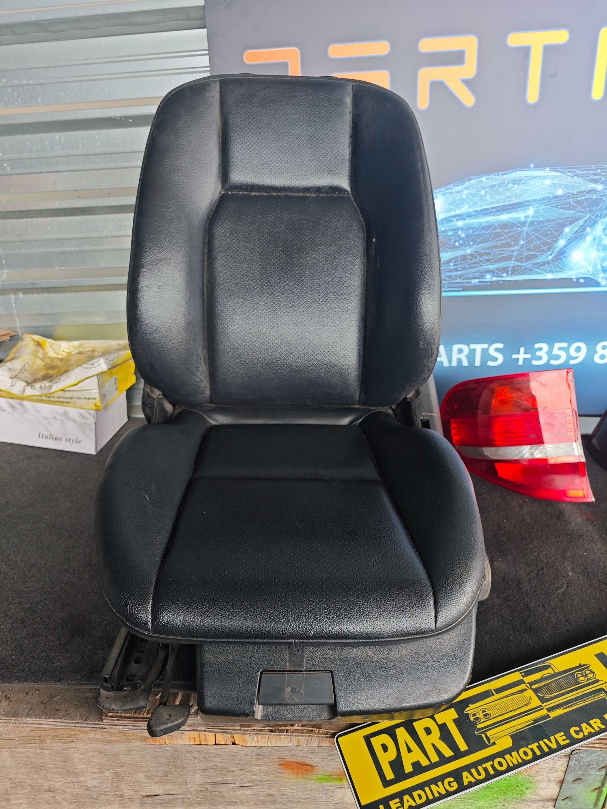 Много запазена шофьорска лява седалка Mercedes W204 C class