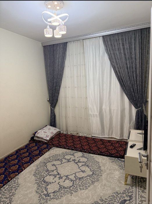 Беруней Метро якнида квартира бор