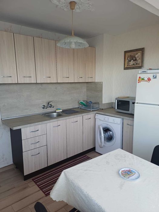 Двустаен апартамент близо до Университета