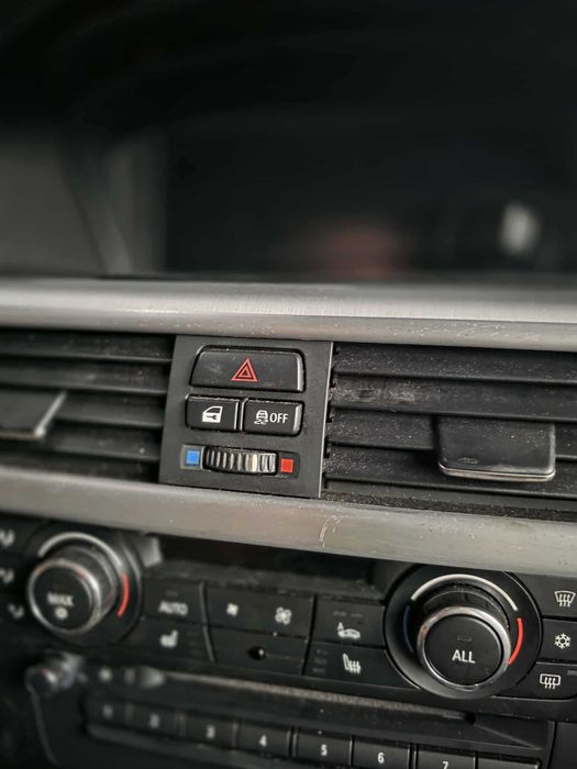 Фейс копче за аварийни BMW E90/E91/E92