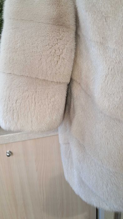 Haina blana vizon , Haină blană nurcă impecabila, m.S-L