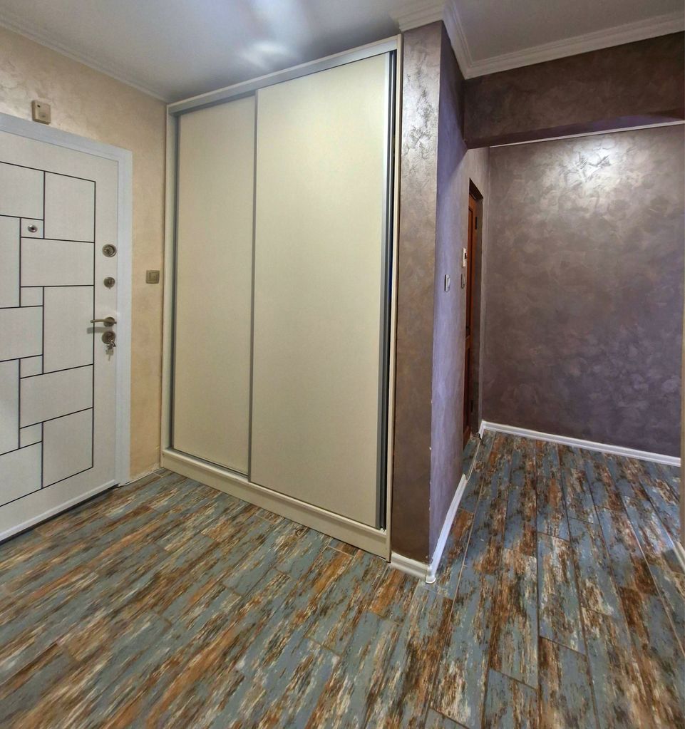 Продава се Тристаен апартамент в Бургас, Лазур - 112 кв.м за 2259 €/кв.м - Снимка #10