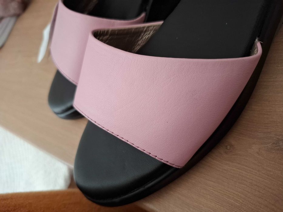 Vand papuci de dama din piele marca Office