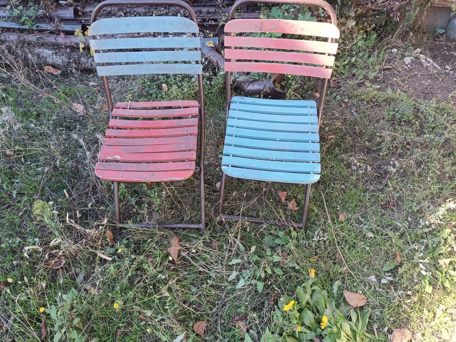 Столове метални и дървени с масичка