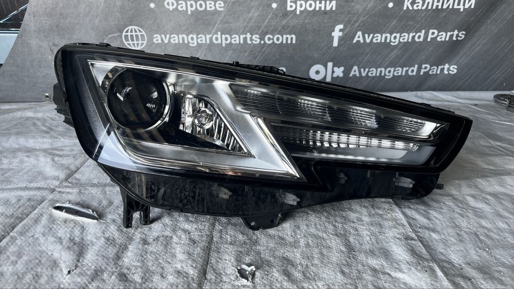 4 броя ляв и 2 броя  десен фар Audi A4 B9 (2015-2019)