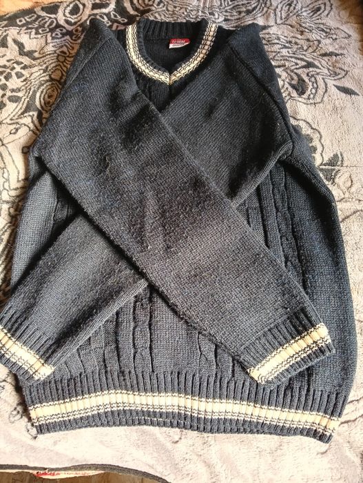 Vând Pulover mărimea S
