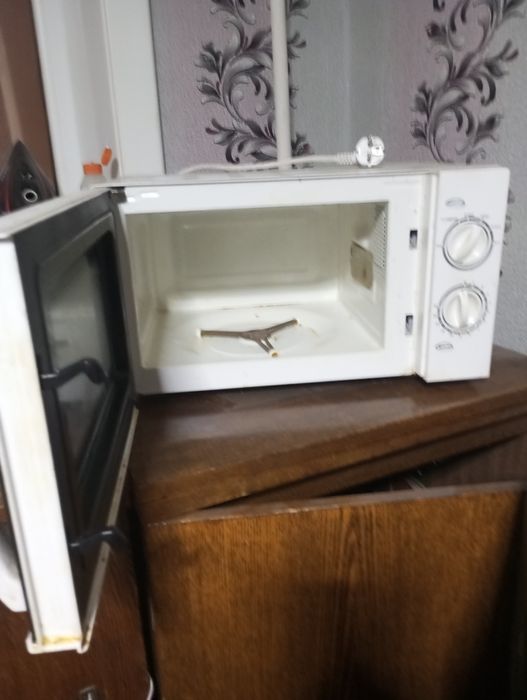 Продам микроволновку б/у