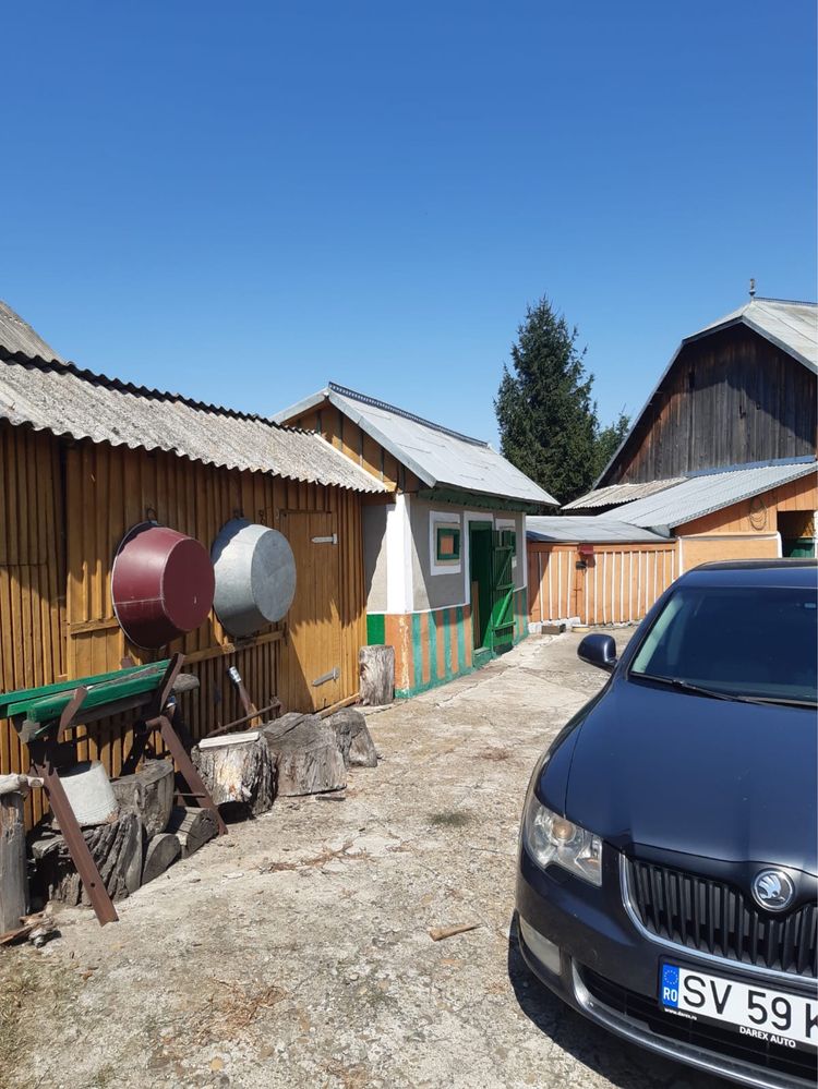 Gospodarie de vanzare in Zaharesti