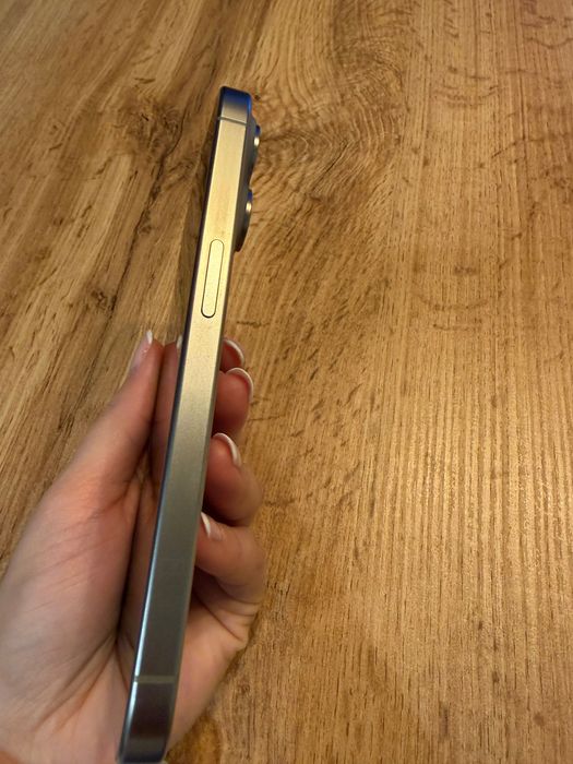 iPhone 15 Pro 128GB – Natural Titanium