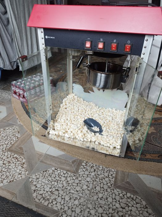 Aparat popcorn aproape nou