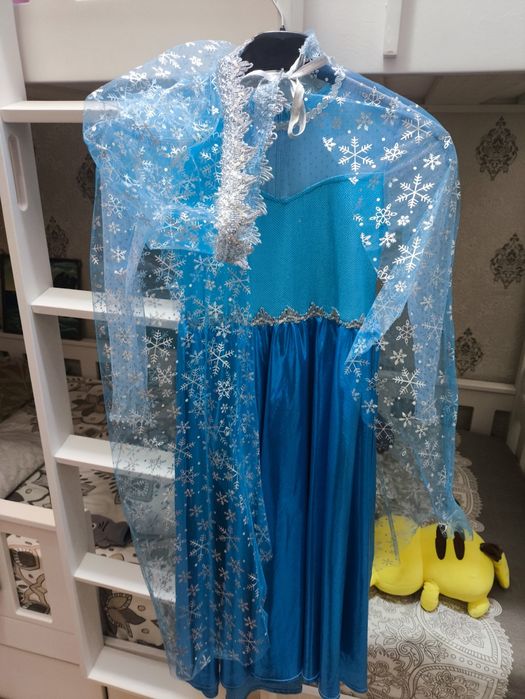 Продам костюм Эльзы