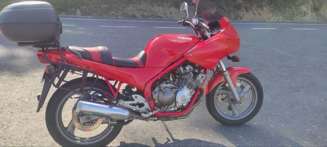 Vand sau Schimb Yamaha xj600 S