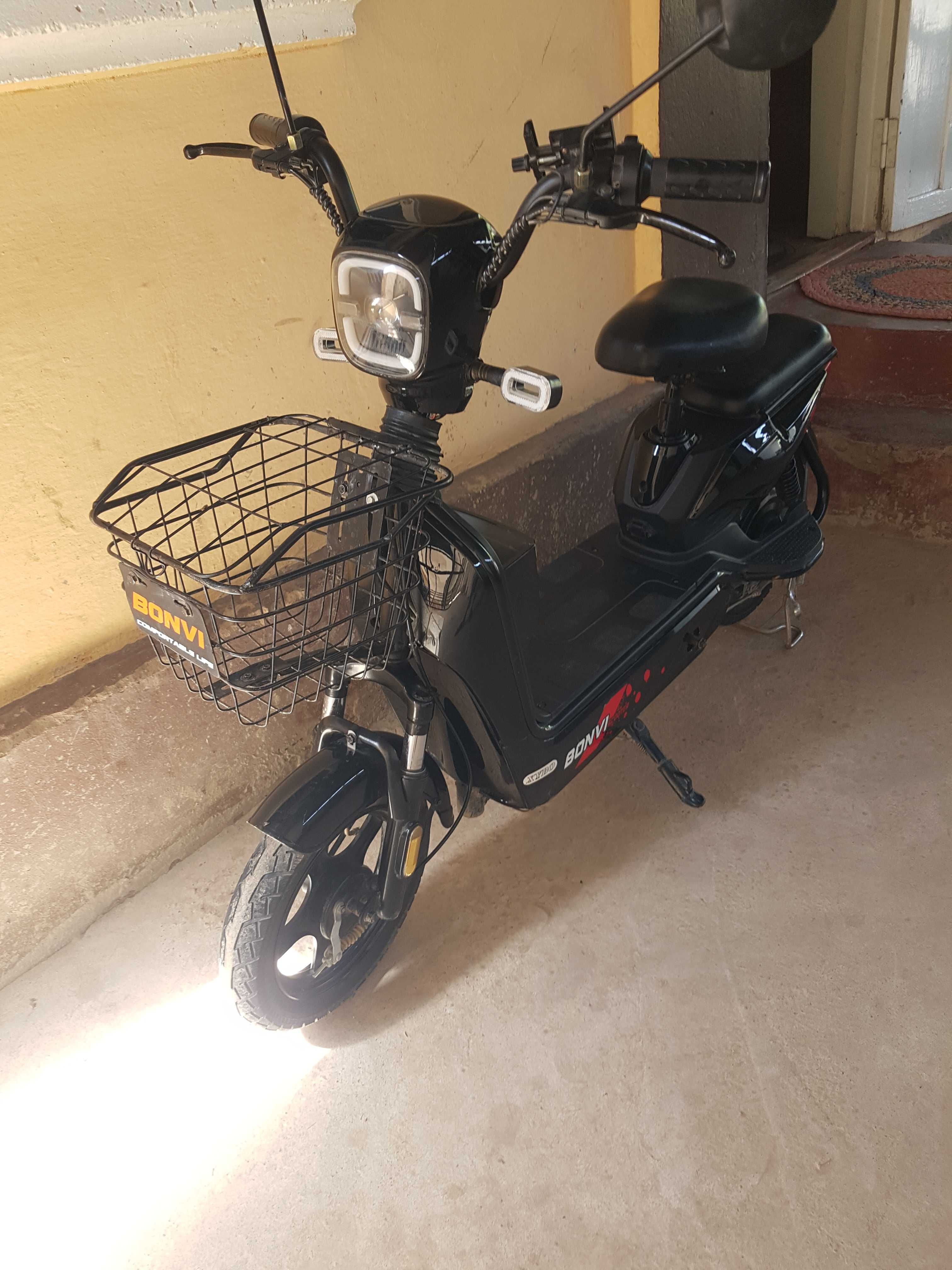Skuter bor balan 16    yuradi 40 km  tezligi 26km/h kelishamiz