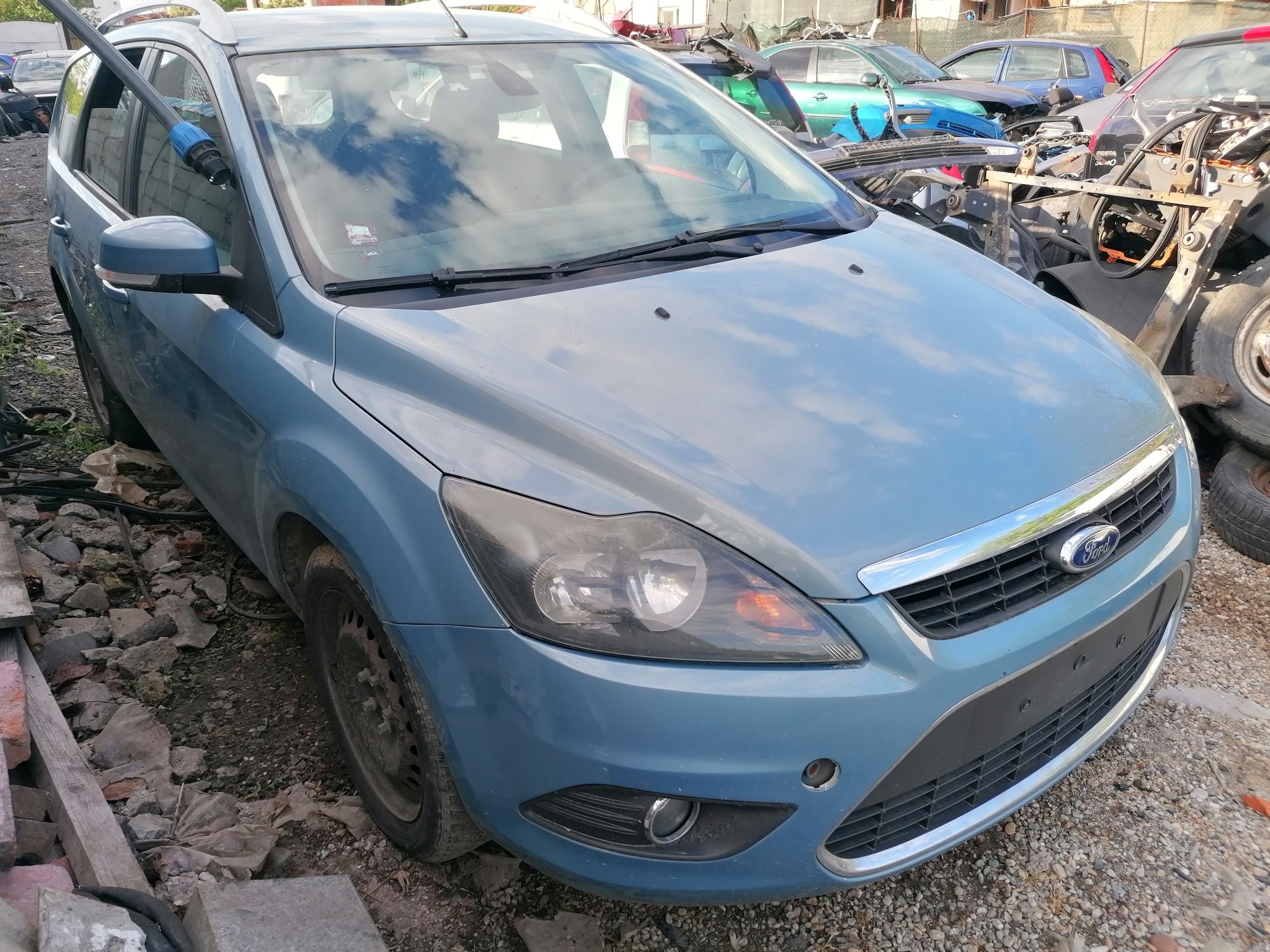 Capota far usa aripa trager haion Ford Focus