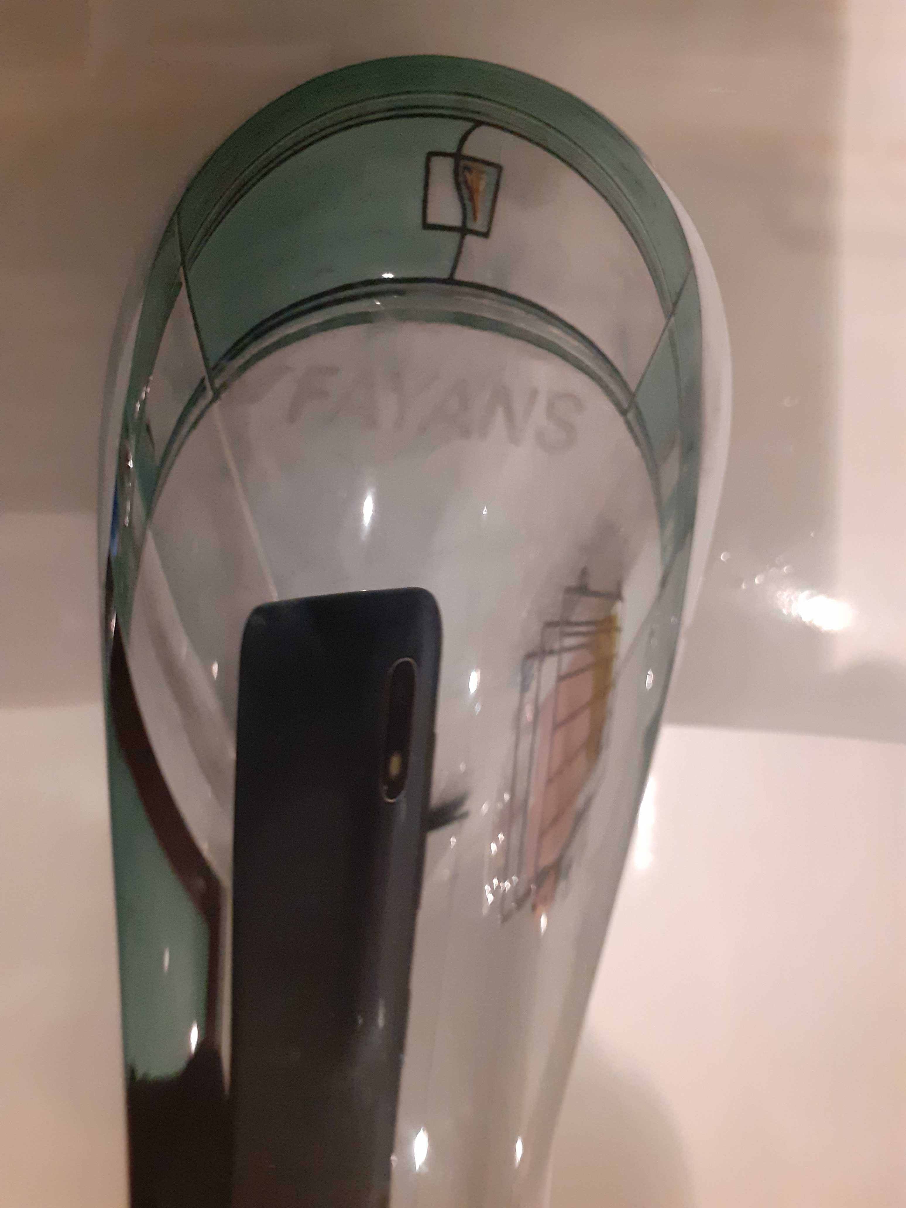 Мивка ,полуботуш ,огледало и смесителна батерия Фаянс