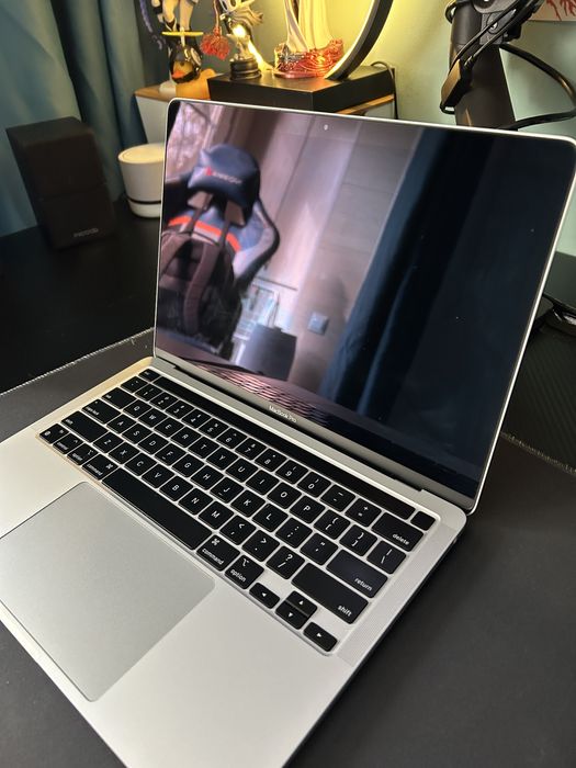 продаю macbook pro m2