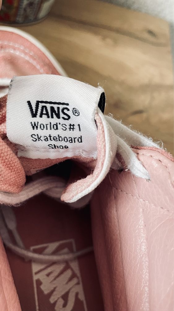 Дамски кожени кецове Vans номер 36,5